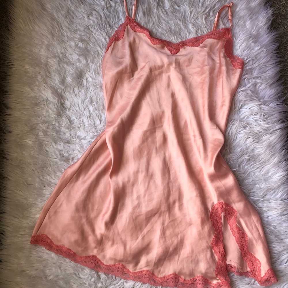 02’ Victoria’s Secret Chemise